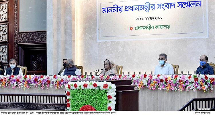 প্রধানমন্ত্রীর কার্যালয়ে সংবাদ সম্মেলনে