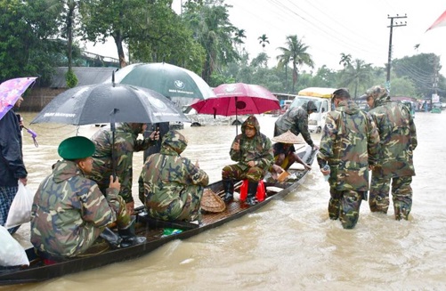 সিলেট-সুনামগঞ্জে উদ্ধার কাজ করছে সেনাবাহিনী, নৌ ও বিমানবাহিনী