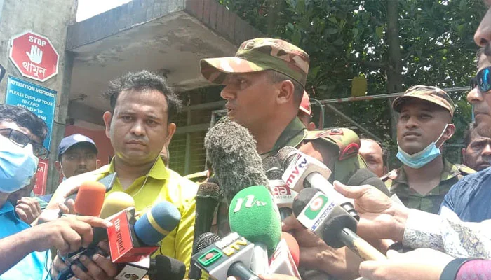 আরও চারটি কনটেইনারে রাসায়নিক রয়েছে : সেনাবাহিনী