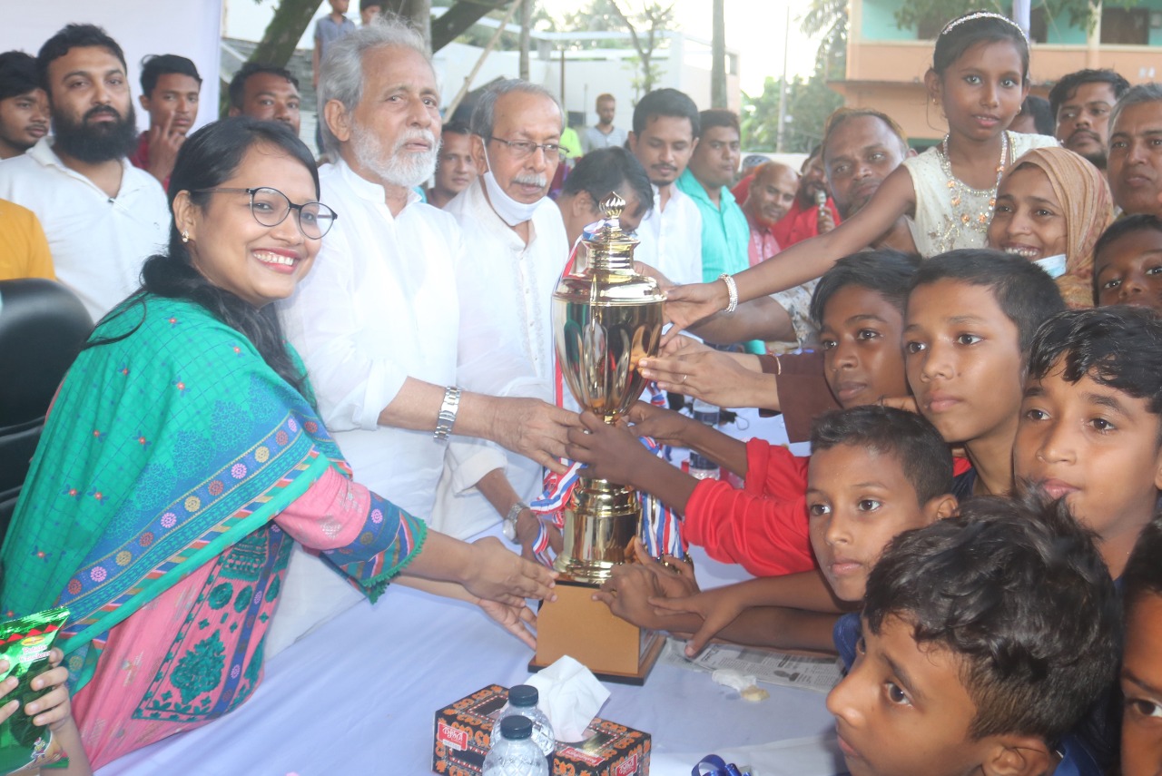শেখ হাসিনার যোগ্য নেতৃত্বে দেশ এগিয়ে যাচ্ছে - মুহম্মদ শফিকুর রহমান এমপি