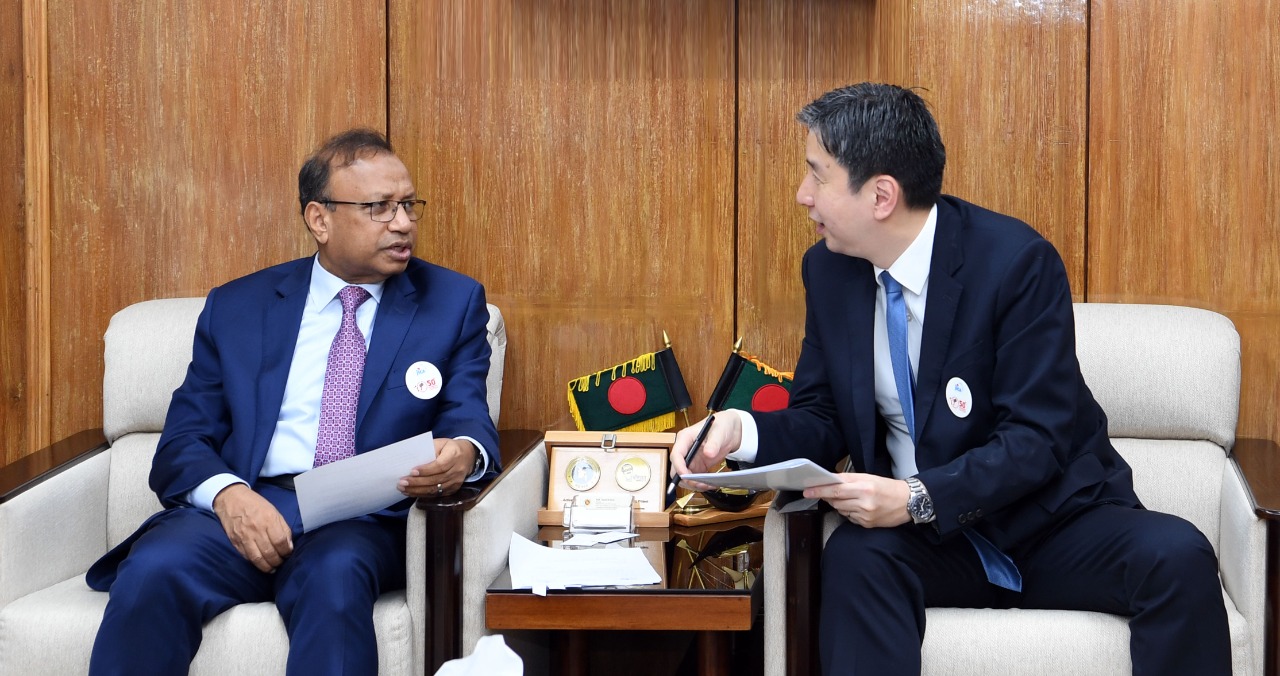 কোরবানীর পশুর বর্জ্য রাত ১০টার মধ্যে অপসারণ করতে হবে : স্থানীয় সরকার মন্ত্রী