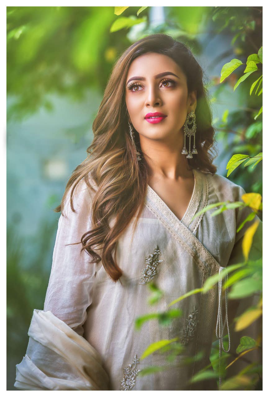 ‘দামাল’ নিয়ে মিম যে বার্তা দিলেন...