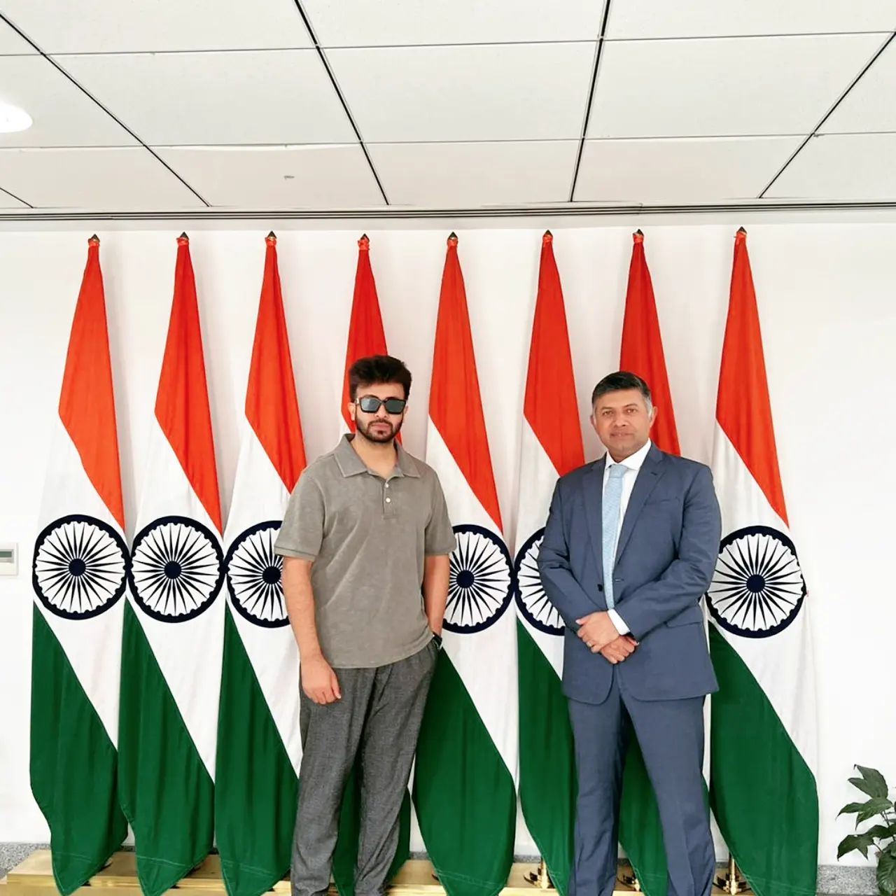 ভারতীয় হাইকমিশনারের সঙ্গে শাকিব খানের সাক্ষাৎ