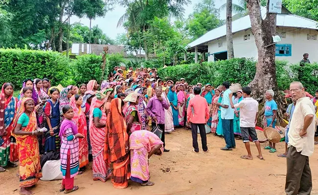 চা শ্রমিকদের দিন মজুরি ১২০ টাকা, ১ লিটার পেট্টলও কেনা সম্ভব না!