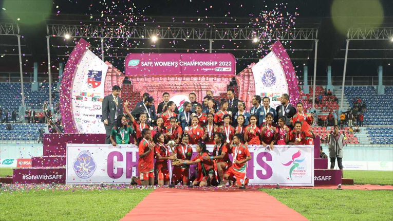 সাফ জয়ী নারী ফুটবলারদের ১ কোটি টাকা পুরস্কার দেবে সেনাবাহিনী