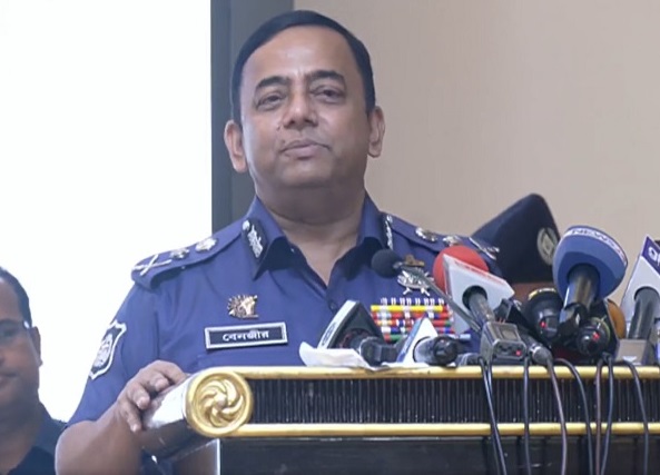 আজ কোনো অভিযোগ, অনুযোগ নাই - বিদায়ী পুলিশ প্রধান