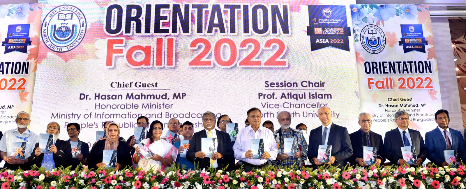 আওয়ামী লীগের যুগ্ম সাধারণ সম্পাদক এবং তথ্য ও সম্প্রচারমন্ত্রী ড. হাছান মাহমুদ বলেছেন, 'জনবিচ্ছিন্ন বিএনপি ২০১৩, ১৪, ১৫ সালে বিশৃঙ্খলা সৃষ্টি করেছে ২০১৮ সালেও নৈরাজ্য সৃষ্টির অপচেষ্টা চালিয়েছিল। এখনও তারা একই পথে হাঁটছে। এই পথে হেঁটে বিএনপির কোনো লাভ হবে না।' বৃহস্পতিবার দুপুরে রাজধানীর বসুন্ধরায় নর্থ সাউথ ইউনিভার্সিটির শরৎকালীন পর্বের ( Fall Semester) নবীনবরণ ও পরিচিতি অনুষ্ঠানে প্রধান অতিথির বক্তৃতা শেষে সাংবাদিকদের এক প্রশ্নের জবাবে তিনি এ মন্তব্য করেন। বিএনপির সাম্প্রতিক মিছিল-সমাবেশ নিয়ে প্রশ্নের জবাবে মন্ত্রী হাছান বলেন, 'আমরা গত ক'দিন ধরে দেখছি বিএনপি বাঁশের লাঠি, কাঠের লাঠি, লোহার রড নিয়ে মিছিল করছে। তারা অতীতে জনগণ ও পুলিশের ওপর হামলা পরিচালনা করেছে, গতকালও মুন্সিগঞ্জে পুলিশের ওপর হামলা পরিচালনা করেছে। ফলে সহজেই অনুমেয় এখন তারা নিজেরা আতংকিত এবং তারা আবার নৈরাজ্য সৃষ্টি করতে চাচ্ছে।' তথ্যমন্ত্রী বলেন, 'বিএনপি জানে যে জনগণ তাদের সাথে নেই। এমনকি তাদের প্রান্তিককর্মীরাও সাথে নেই। তাদের কর্মসূচি শুধু ঢাকা এবং কিছু কিছু শহরভিত্তিক। গ্রামেগঞ্জে তাদের কর্মীদের কোনো সাড়া নেই। কারণ নেতাদের ওপর তাদের কোনো আস্থা নেই। এজন্য তারা নিজেরা আতংকিত। আর জনগণ তাদের কাছ থেকে সরে গেছে, সেটি তারা ভালো করেই জানে এবং বুঝে। সেজন্য তারা দেশে একটা বিশৃঙ্খলা সৃষ্টি করতে চায়। 'জনগণের জানমালের নিরাপত্তা বিধান করা সরকারের দায়িত্ব' উল্লেখ করে তথ্যমন্ত্রী বলেন, 'কেউ যদি রাষ্ট্রের কোনো এলাকায় বিশৃঙ্খলা সৃষ্টির অপচেষ্টা চালায় তাদের বিরুদ্ধে ব্যবস্থা গ্রহণ করা হবে। পুলিশ সেই ব্যবস্থা মাঝে মধ্যে গ্রহণ করে যখন তারা পুলিশের ওপর চড়াও হয়। সে কারণে বিভিন্ন জায়গায় পুলিশের সাথে তারা সংঘর্ষে জড়িয়েছে আবার নিজেরা নিজেরা মারামারি করে চট্টগ্রামসহ বিভিন্ন জায়গায় নিজেদের সমাবেশ ভন্ডুল করেছে।' 'এ অবস্থায় আমাদের দলের কর্মীদের আমরা সতর্ক পাহারায় থাকার জন্য নির্দেশনা দিয়েছি যাতে কেউ যদি জনগণের ওপর হামলা পরিচালনা করে, জনগণ প্রতিরোধ করলে সাথে আমাদের দলও সহায়তা করবে' জানান আওয়ামী লীগের যুগ্ম সাধারণ সম্পাদক ড. হাছান। লক্ষ্যে অবিচল নিরন্তর সংগ্রামই জীবনযুদ্ধে বিজয়ের মূল হাতিয়ার -ড. হাছান সাংবাদিকদের মুখোমুখি হওয়ার আগে বিশ্ববিদ্যালয়ের শিক্ষক, শিক্ষার্থী ও অভিভাবকদের উদ্দেশ্যে দেয়া প্রধান অতিথির বক্তৃতায় সম্প্রচারমন্ত্রী বলেন, জীবনের পথে বহু যুদ্ধ লড়তে হয়। লক্ষ্যে অবিচল থেকে নিরন্তর সংগ্রাম ও অধ্যবসায়ই এই জীবনযুদ্ধে বিজয়ের মূল হাতিয়ার। শিক্ষার্থীদের সংগ্রামী হতে উৎসাহিত করে বেলজিয়ামের লিম্বুর্গ বিশ্ববিদ্যালয়ের ডক্টরেট হাছান মাহমুদ বলেন, কেউ যখন তার চিন্তায় গেঁথে নেবে যে তাকে লক্ষ্যে পৌঁছাতেই হবে, কেবল তখনই সে লক্ষ্য অর্জনে সকল প্রতিকূলতা অতিক্রম করতে সক্ষম হয়। বিশ্ববিখ্যাত শিল্পপতি এন্ড্রু কার্নেগি অত্যন্ত দরিদ্র পরিবারের সন্তান ছিলেন। স্টিভ জবস বাল্যকালে প্রতি রোববার সন্ধ্যায় সাত মাইল হেঁটে মন্দিরে যেতেন একবেলা ভালো খাবারের জন্য। মন্ত্রী হাছান আরো উদাহরণ দিয়ে বলেন, মাইক্রোসফটের প্রতিষ্ঠাতা বিল গেটস দু'বার পরীক্ষায় অকৃতকার্য হয়ে হার্ভার্ড বিশ্ববিদ্যালয়ে পড়ালেখা শেষ করতে পারেননি। নেপোলিয়ন বোনাপার্ট খর্বকায় মানুষ হয়েও বিশ্বজয় করেছেন। ভারতের সাবেক রাষ্ট্রপতি এপিজে আব্দুল কালাম বলেছেন, যখন তুমি লক্ষ্যে অটল থাকো, তখন তোমার শরীরে ইলেকট্রোম্যাগনেটিক শক্তি চালিত হতে থাকে তোমার স্বপ্নজয় পর্যন্ত। তাই জীবনে জয়ী হওয়ার জন্য প্রয়োজন অদম্য ইচ্ছাশক্তি আর একাগ্র পরিশ্রম। নর্থ সাউথ ইউনিভার্সিটির উপাচার্য অধ্যাপক ড. আতিকুল ইসলামের সভাপতিত্বে অনুষ্ঠানে বক্তব্য রাখেন অধ্যাপক ড. আব্দুল হান্নান চৌধুরী, অধ্যাপক ড. আব্দুর রব খান, অধ্যাপক ড. জাভেদ বারী, অধ্যাপক ড. হাসান মাহমুদ রেজা, ট্রাস্টি বোর্ড সদস্য ইয়াসমিন কামাল প্রমুখ। এসময় বক্তারা বিশ্ববিদ্যালয়ের অধ্যাপক ড. শরীফ উদ্দীন আহমদ সম্পাদিত 'ফিফটি ইয়ারস অভ বাংলাদেশ : আ টেল অভ আ মিরাকল' গ্রন্থের মোড়ক উন্মোচন করেন এবং ভর্তি পরীক্ষায় অধিক নম্বর পাওয়া ৫৯ জন শিক্ষার্থীর হাতে বিশেষ বৃত্তিসনদ তুলে দেন।