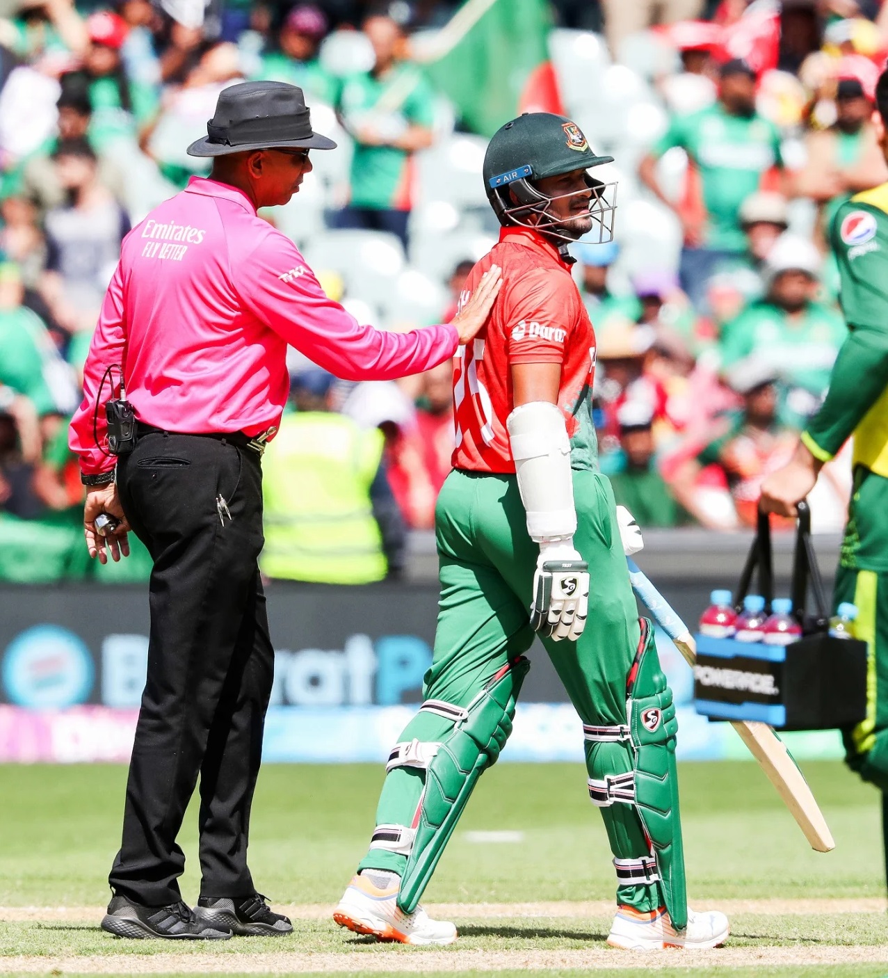 পাকিস্তানের কাছে হেরে সেমিফাইনাল স্বপ্ন শেষ বাংলাদেশের