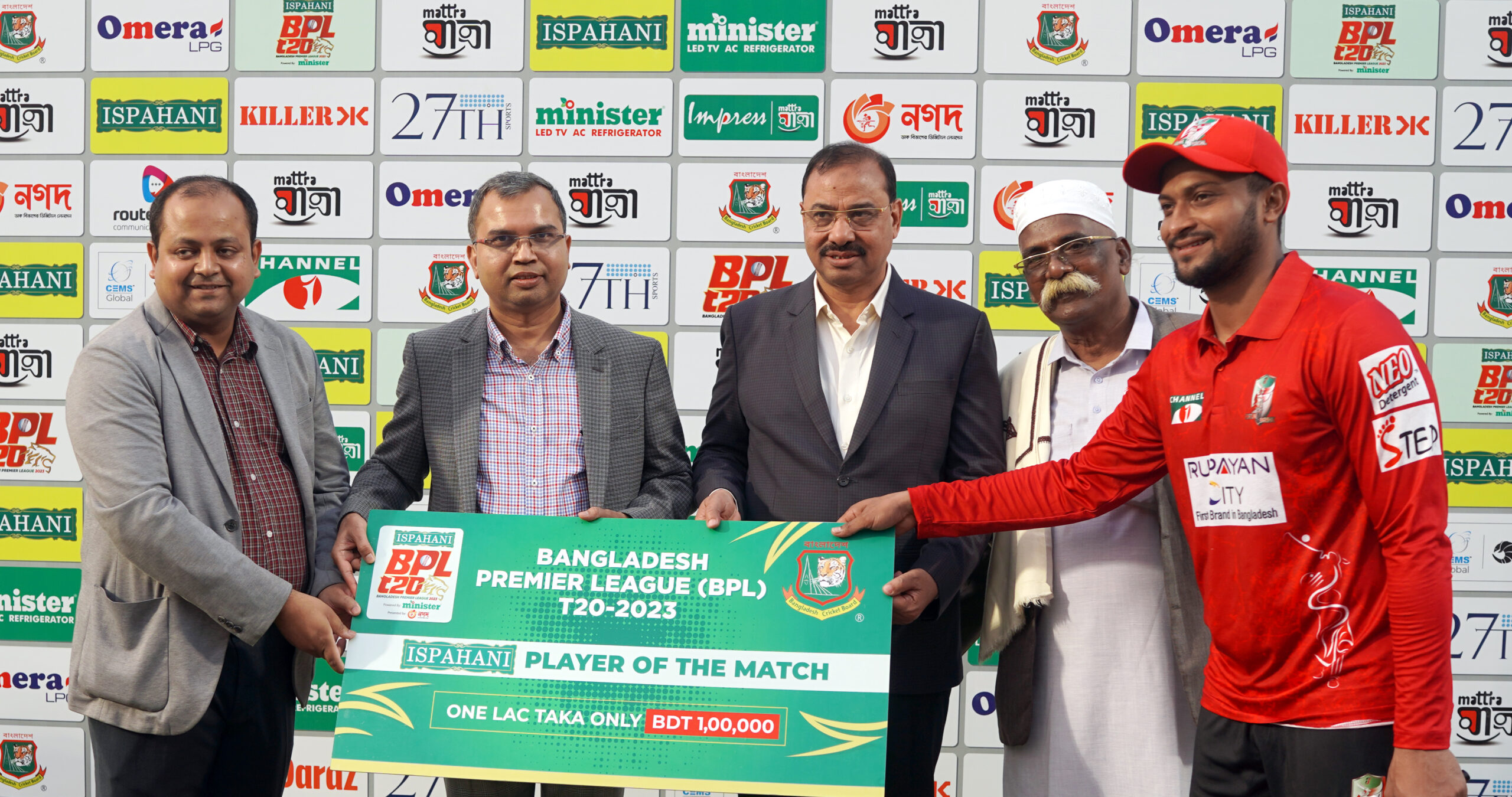 সাকিবের ঝড়ো ব্যাটিংয়ে বরিশালের টানা তৃতীয় জয়