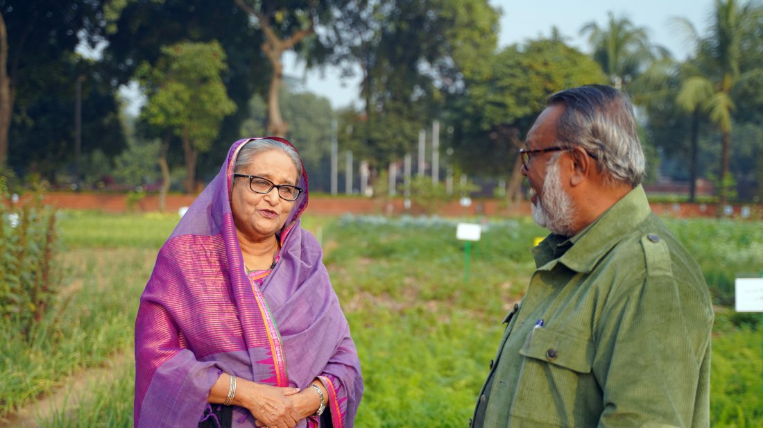‘হৃদয়ে মাটি ও মানুষ’-এ প্রধানমন্ত্রী!