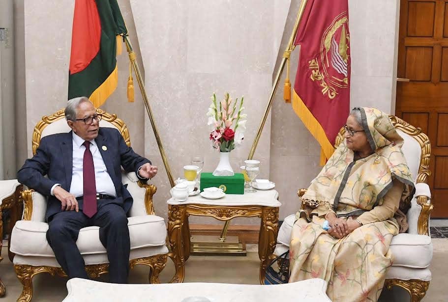 রাষ্ট্রপতির সাথে প্রধানমন্ত্রীর সৌজন্য সাক্ষাৎ