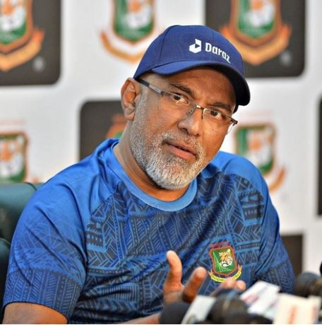 বিশ্বকাপ যেহেতু ভারতে, তাই আমাদের সুযোগ থাকছে - হাথুরুসিংহে