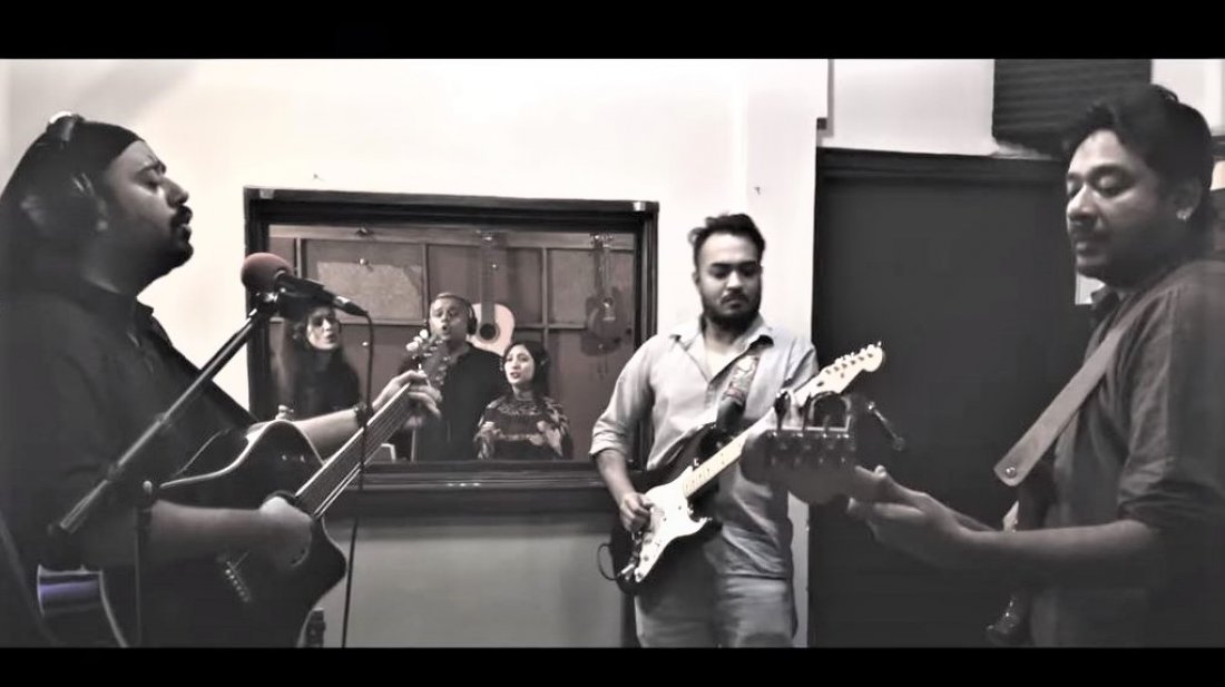 বঙ্গবন্ধুর তর্জনী নিয়ে গান ‘একটা আঙুল’