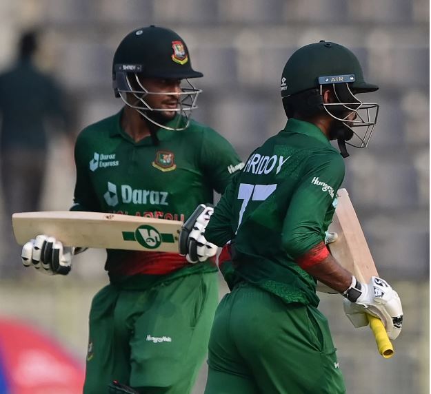 সাকিব-হৃদয়ের ১৩৫ রানের জুটিতে ৩৩৮ রান করল বাংলাদেশ
