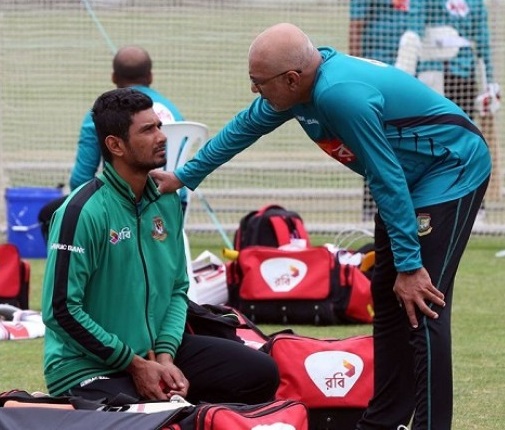চাপে পারফরম্যান্সে প্রভাব ফেলবে, এমন খেলোয়াড় দলে চাই না - হাথুরুসিংহে