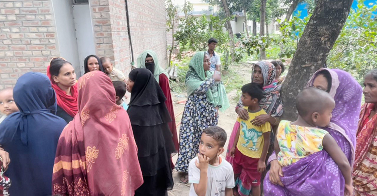 স্ত্রীকে কুপিয়ে স্বামীর আত্মহত্যা