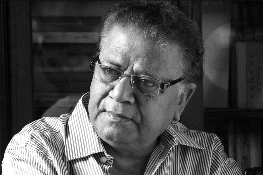 প্রখ্যাত কথাসাহিত্যিক সমরেশ মজুমদার মারা গেছেন