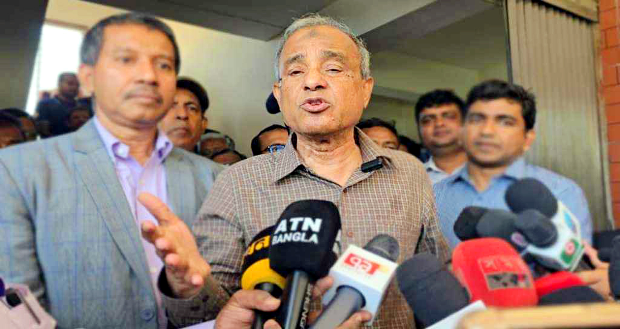 ধর্ষণ ও নারী-শিশু নির্যাতনের বিরুদ্ধে কঠোর ব্যবস্থা নেওয়ার নির্দেশ: স্বরাষ্ট্র উপদেষ্টা