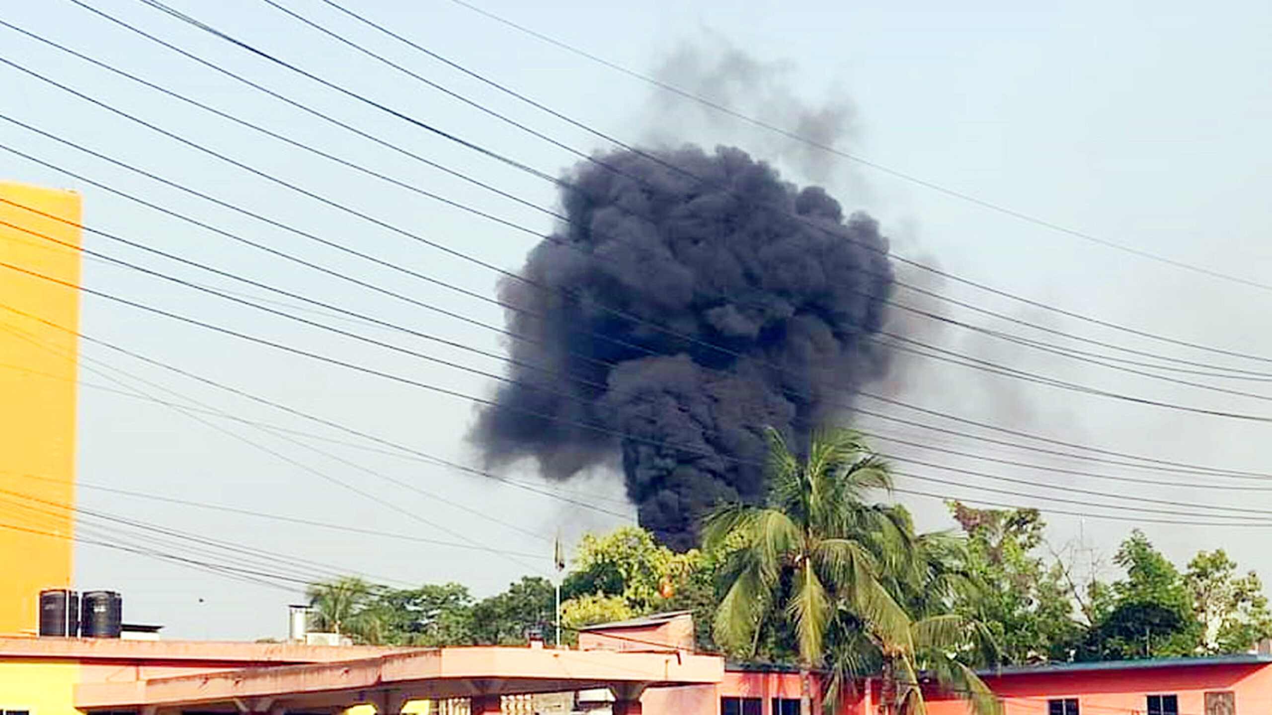 গাজীপুরে অ্যালুমিনিয়াম কারখানায় আগুন, নিয়ন্ত্রণে ৬ ইউনিট