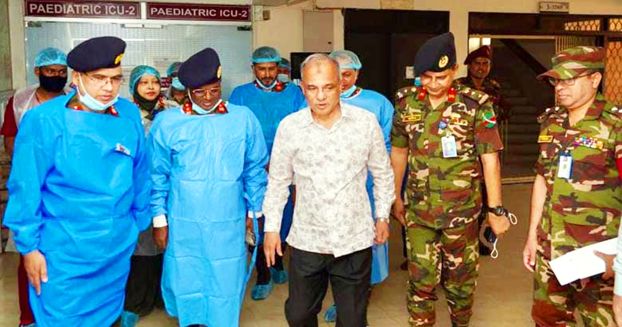 মাগুরার শিশুকে দেখতে সিএমএইচে স্বরাষ্ট্র উপদেষ্টা, দোষীদের শাস্তির নির্দেশ
