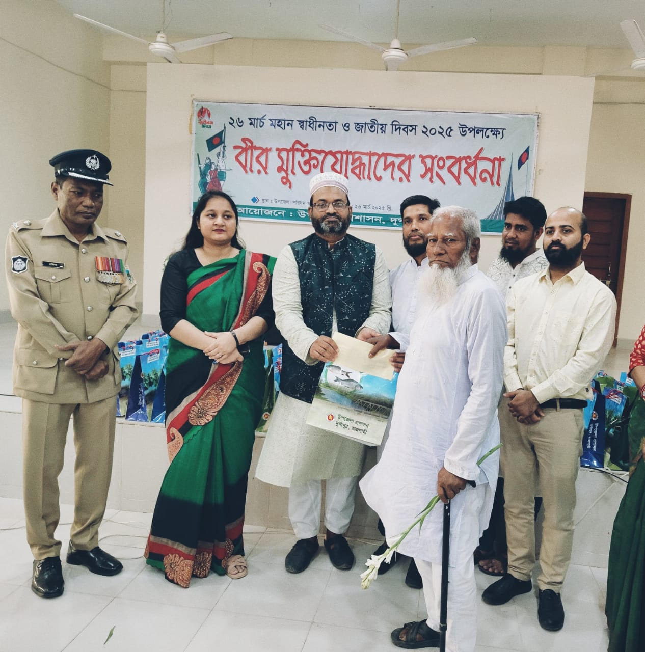 দুর্গাপুরে মহান স্বাধীনতা দিবস উদযাপন : মুক্তিযোদ্ধাদের সংবর্ধনা 