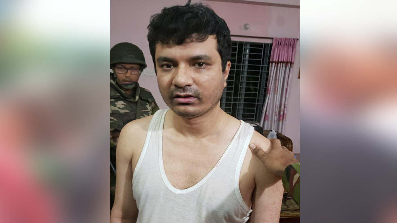দুর্ধর্ষ প্রতারক আশরাফুজ্জামান মিনহাজ গ্রেপ্তার