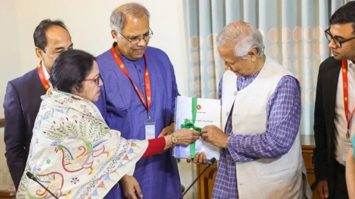 সাংবাদিকদের