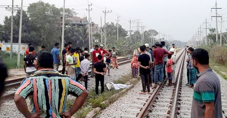 কুমিল্লায় ট্রেনে কাটা পড়ে ৩ যুবকের মৃত্যু