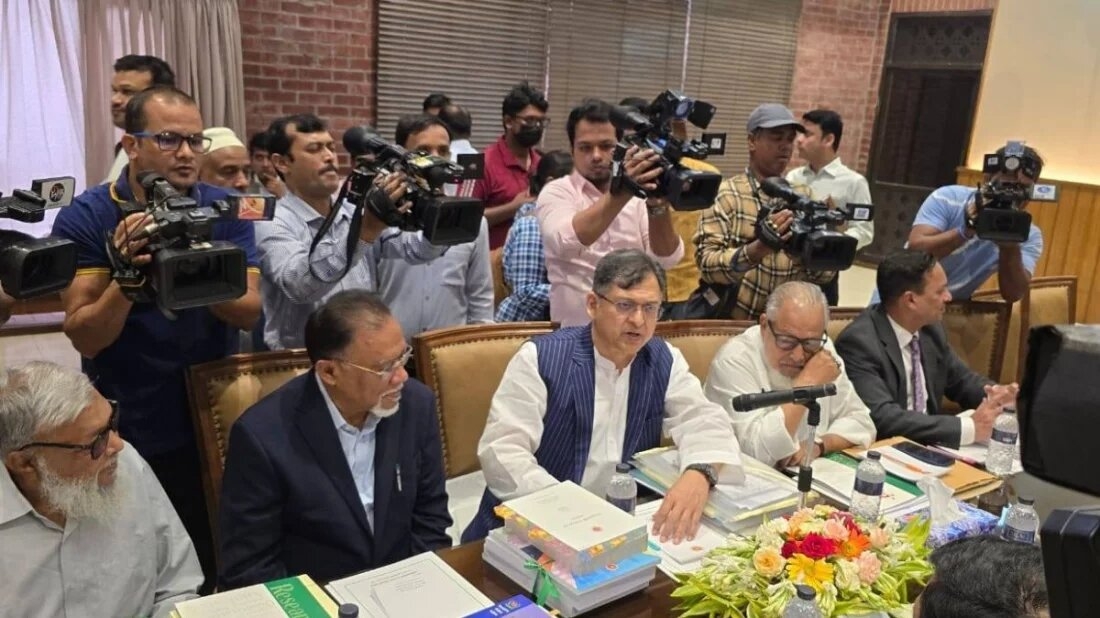 বিএনপির সঙ্গে জাতীয় ঐকমত্য কমিশনের তৃতীয় দফা বৈঠক অনুষ্ঠিত